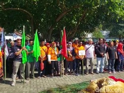 Dipimpin FX Rudy, Relawan Ganjar Deklarasi di Makam Bung Karno