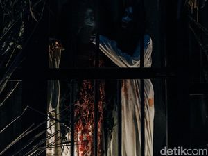 Sensasi Memandikan Jenazah di Rumah Hantu Sensasi Memandikan Jenazah di Rumah Hantu