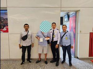 Terlalu Asyik Liburan di Bali, Bule Australia Dideportasi Terlalu Asyik Liburan di Bali, Bule Australia Dideportasi