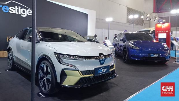 Mobil listrik Renault Megane E-Tech di PEVS 2023 dijual Rp1,375 miliar.