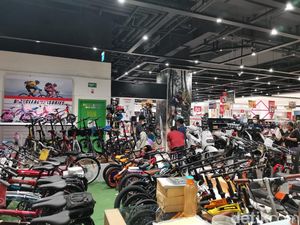 Warga Cibubur Merapat, Ada Transmart Full Day Sale Nih! Warga Cibubur Merapat, Ada Transmart Full Day Sale Nih!