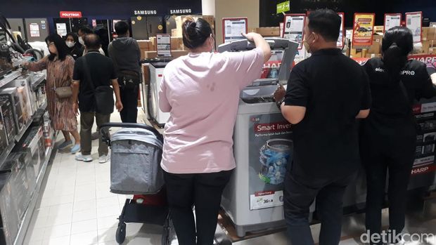 Transmart Full Day Sale Kota Kasablanka