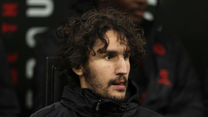 MILAN, ITALY - FEBRUARY 26: Yacine Adli of AC Milan looks on prior to the Serie A match between AC Milan and Atalanta BC at Stadio Giuseppe Meazza on February 26, 2023 in Milan, Italy. (Photo by Francesco Scaccianoce/Getty Images)
