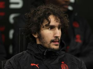 Dibandingkan dengan Pirlo-Zidane, Gelandang Muda Milan Merendah