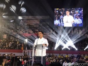 Cerita Anies Temui Warga: Saya Bukan Lari-lari untuk Posting Foto