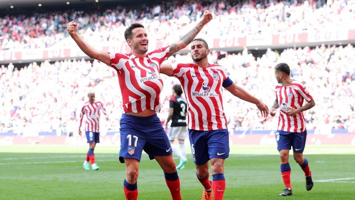 MADRID, SPAIN - MAY 21: Saul Niguez of Atletico Madrid celebrates after scoring the teams second goal during the LaLiga Santander match between Atletico de Madrid and CA Osasuna at Civitas Metropolitano Stadium on May 21, 2023 in Madrid, Spain. (Photo by Gonzalo Arroyo Moreno/Getty Images)