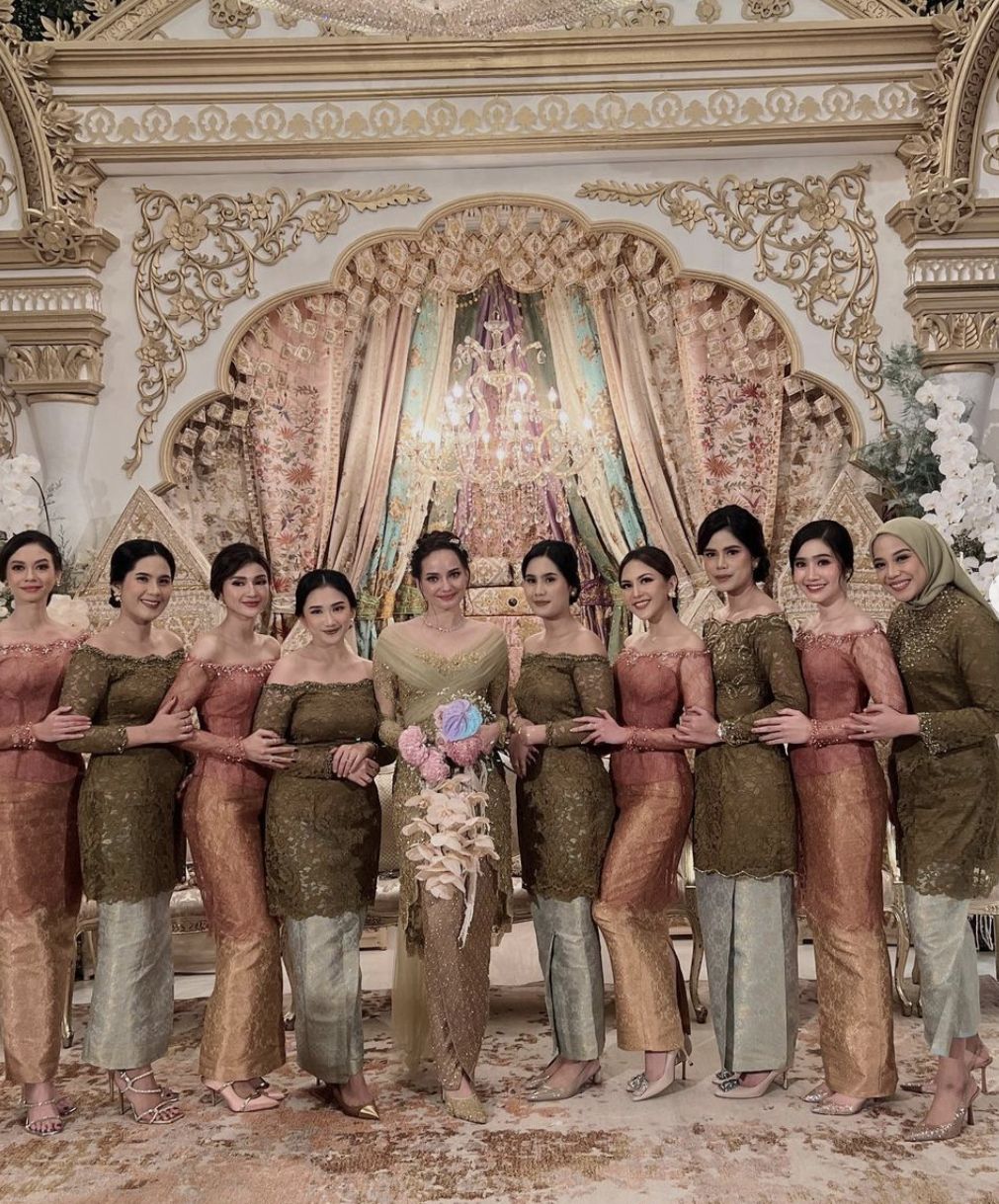 Bridesmaid Enzy Storia