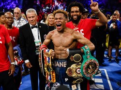 Devin Haney Kalahkan Lomachenko, Pertahankan Empat Sabuk Juara