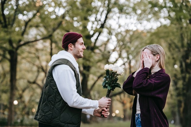 Bersiaplah akan kejutan romantis dari pasanganmu!/Foto: pexels.com/katerina-holmes
