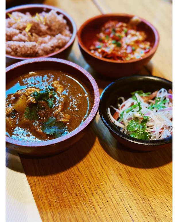 Deepika Padukone makan malam dengan menu ringan.