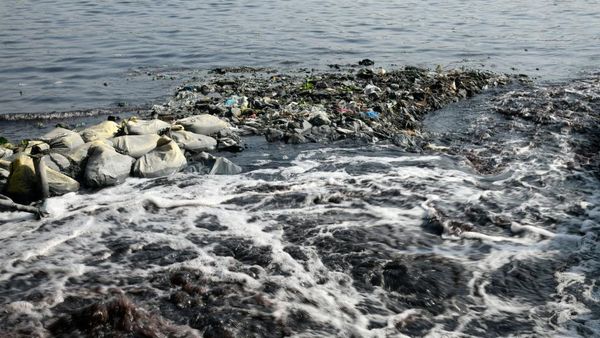 Melihat Sungai Paling Tercemar di Dhaka