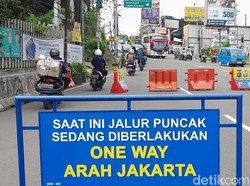 Lalin Padat, One Way Puncak Bogor Arah Jakarta Diterapkan