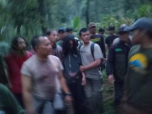 Pendaki Gunung Geulis yang Hilang Ditemukan, Kondisinya Linglung
