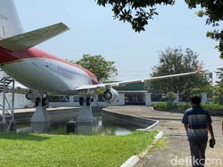 Fakta-fakta Sultan Nganjuk, Santuy Parkir Pesawat di Depan Rumah