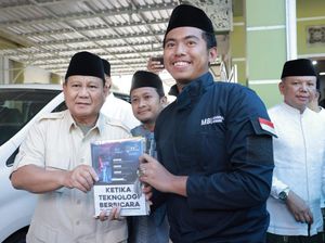 Prabowo Tawarkan Beasiswa Santri Berprestasi ke Ponpes Amanatul Ummah
