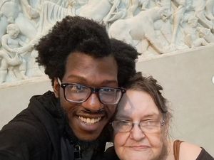 Pria Pacari Nenek 47 Tahun Lebih Tua, Puji Lebih Hot Dibanding Gadis Seusianya