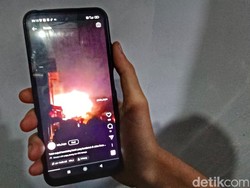 Heboh Percikan Kabel Listrik di Katapang Bandung