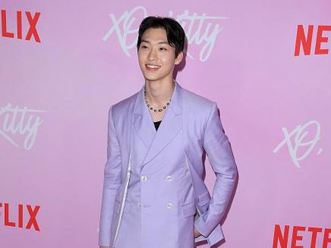 HOLLYWOOD, CALIFORNIA - MAY 11: Sang Heon Lee arrives at the Los Angeles Special Screening Of Netflix's 