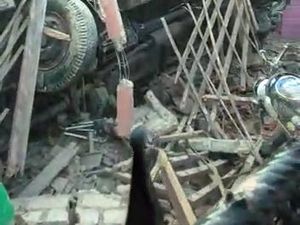 Truk Bermuatan Batako Tabrak Rumah Warga di Bogor, 1 Orang Tewas