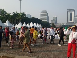 Warga Mulai Padati Monas di Hari Kedua Lebaran Betawi 2023