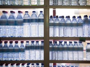 Heboh Panic Buying Air Minum di Malaysia, Pemerintah Sempat Minta Warga Hemat Air Heboh Panic Buying Air Minum di Malaysia, Pemerintah Sempat Minta Warga Hemat Air
