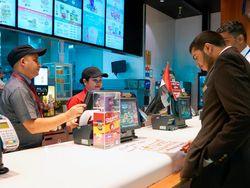 7 Hal Sopan Ini Ternyata Tidak Disukai Pegawai Resto Cepat Saji