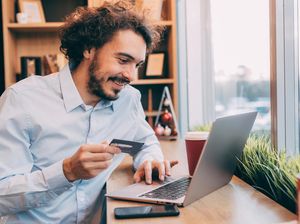 Transaksi Jual Beli Online pada Waktu Salat Jumat, Bolehkah? Transaksi Jual Beli Online pada Waktu Salat Jumat, Bolehkah?
