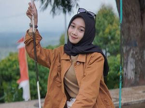 Potret Amel Amelia yang Kembali Viralkan Lagu Welas Hang Ring Kene Potret Amel Amelia yang Kembali Viralkan Lagu Welas Hang Ring Kene