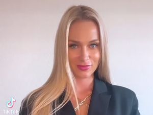 Curhat Wanita yang Dulu Model Seksi, Balik Kerja Kantoran karena Ini