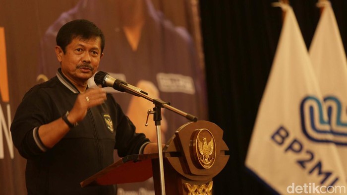 Sebanyak 439 pekerja migran Indonesia diberangkatkan ke Korea Selatan. Mereka dilepas Timnas Indonesia U-22 Indra Sjafri.