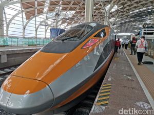 Kereta Cepat Jakarta-Bandung Diuji Coba dengan Kecepatan 220 Km/Jam