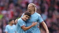 Barcelona bermimpi dapatkan salah satu dari dua striker top dunia ini. Itu adalah Erling Haaland atau Julian Alvarez (The FA via Getty Images/Alex Pantling - The FA)