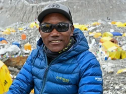 Pecah Rekor! Pendaki Capai Puncak Gunung Everest 27 Kali