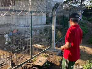 Kolam Lele Itu Ada di Kolong Rel Kereta Cepat Jakarta-Bandung Kolam Lele Itu Ada di Kolong Rel Kereta Cepat Jakarta-Bandung