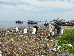 Pantai Teluk Labuan Disebut Terkotor di Indonesia, Ini Faktanya