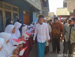 Pulang Kampung di Magelang, Bagas Kaffa Disambut Siswa SD-Pejabat
