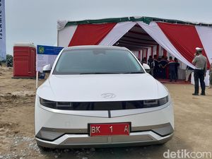 Sebelum Beli 10 Mobil Listrik, Bobby Ngaku Mobil Dinas Lama Dilelang Sebelum Beli 10 Mobil Listrik, Bobby Ngaku Mobil Dinas Lama Dilelang
