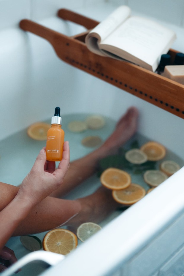 Pentingnya vitamin C/Foto: Pexels.com/Taryn Elliott Vitamin C dapat membuat kulit glowing.