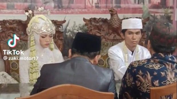 Pernikahan Tiko Anak Ibu Eny