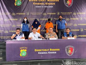 5 Fakta Pasutri Tipu-tipu Jastip Tiket Coldplay Raup Rp 275 Juta 5 Fakta Pasutri Tipu-tipu Jastip Tiket Coldplay Raup Rp 275 Juta