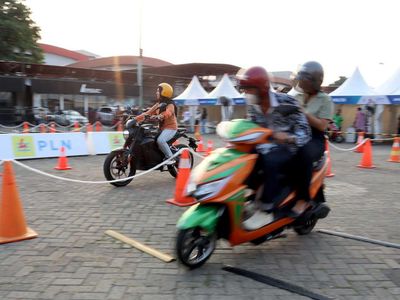 Potret Keseruan di Arena Test Drive Periklindo