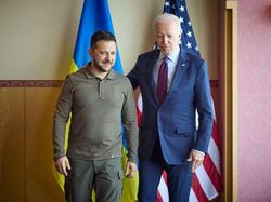 Zelensky Janji ke Biden Tak Akan Gunakan Jet Tempur F-16 di Rusia