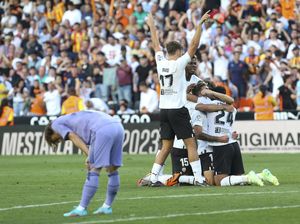 Real Madrid Tak Berdaya di Markas Valencia Real Madrid Tak Berdaya di Markas Valencia