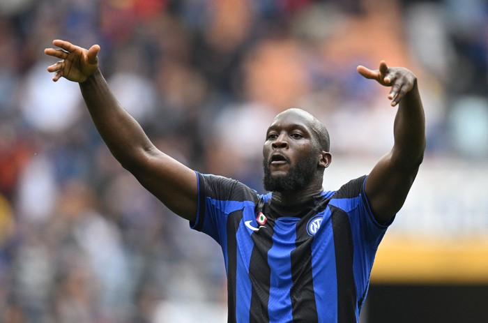 Soccer Football - Serie A - Inter Milan v Lazio - San Siro, Milan, Italy - April 30, 2023 Inter Milan's Romelu Lukaku celebrates after the match REUTERS/Daniele Mascolo