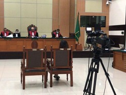 Hakim Juga Tolak Eksepsi Fatia Maulidiyanti di Kasus Lord Luhut