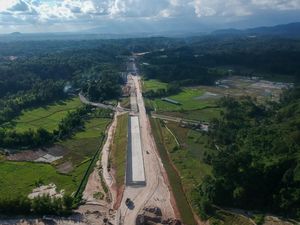 Masalah Lahan hingga Jalur Rawan Gempa Rem Tol Padang-Sicincin