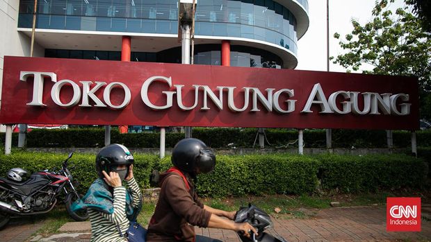 Suasana Toko Buku Gunung Agung di Kwitang, Jakarta Pusat, Senin (22/5/2023). (CNN Indonesia/Adi Ibrahim)