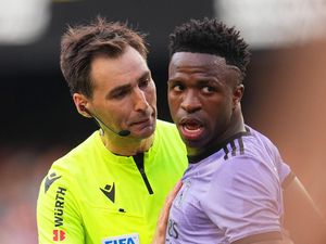 Sudah 7 Orang Ditangkap Terkait Rasisme ke Vinicius Junior Sudah 7 Orang Ditangkap Terkait Rasisme ke Vinicius Junior