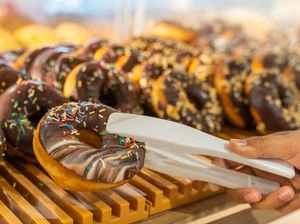 7 Resep Cara Membuat Donat yang Empuk, Renyah dan Mengembang Sempurna 7 Resep Cara Membuat Donat yang Empuk, Renyah dan Mengembang Sempurna