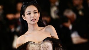 Terpukau Pesona Jennie BLACKPINK di Karpet Merah Cannes 2023